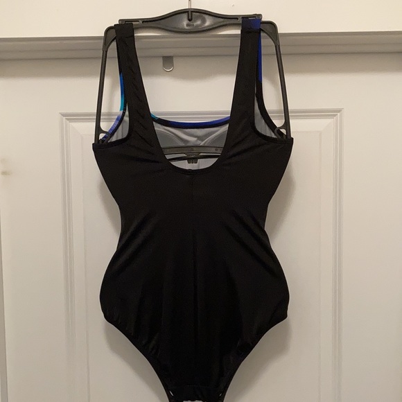 Reebok Swimwear - Picture 4 of 4